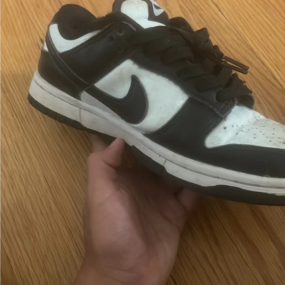 Nike Men's Black and White Low-Top Sneakers - Picture 1 of 4